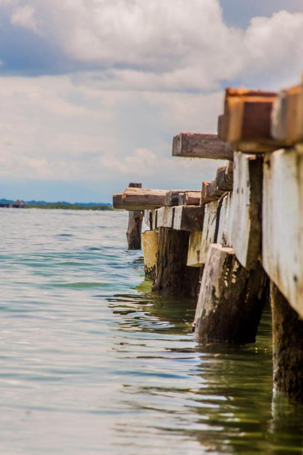 Dona Mara Gastro Hotel Bocas del Toro Exteriör bild