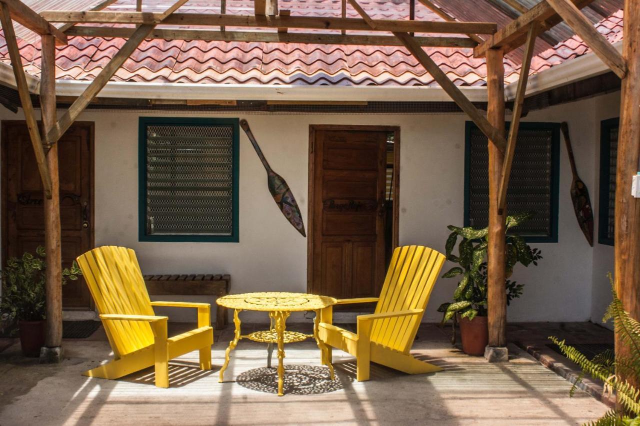 Dona Mara Gastro Hotel Bocas del Toro Exteriör bild