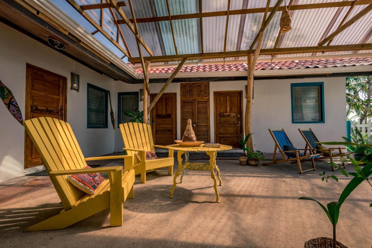 Dona Mara Gastro Hotel Bocas del Toro Exteriör bild